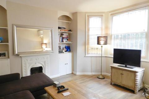1 bedroom flat to rent, 19 Lurline Gardens, London SW11