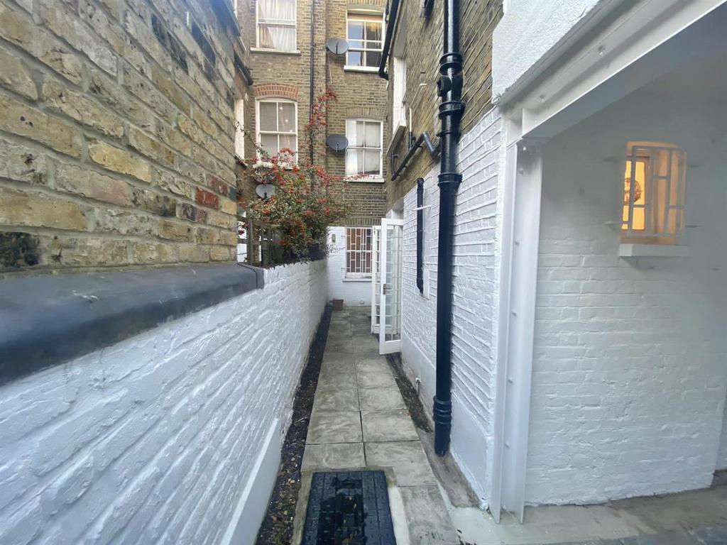 Courtyard Access, Lurline Gardens, Eden Harper Bat