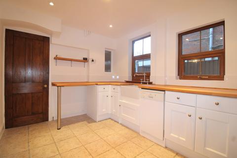 2 bedroom terraced house to rent, Bourne Street, Netherfield