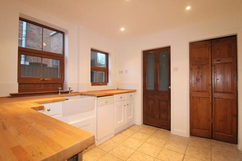2 bedroom terraced house to rent, Bourne Street, Netherfield
