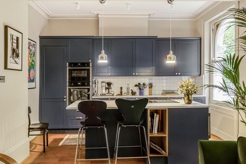 1 bedroom flat for sale, Highbury New Park, London N5