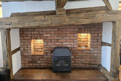 4 bedroom cottage to rent, Shrewsbury Road, Market Drayton