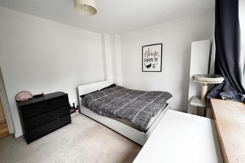 1 bedroom apartment to rent, Coniston Court, Kendal Street, W2