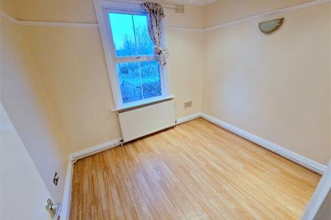 2 bedroom flat to rent, Rosenthal Road, Catford, London,
