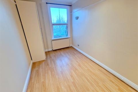 2 bedroom flat to rent, Rosenthal Road, Catford, London,