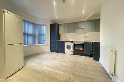 2 bedroom flat to rent, Mayfield Road, Manchester M16