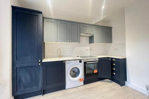 2 bedroom flat to rent, Mayfield Road, Manchester M16