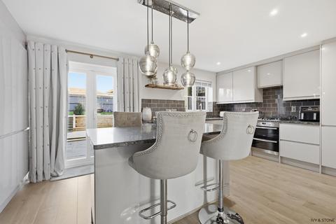 5 bedroom semi-detached house for sale, Flitch Green, Dunmow, Essex, CM6