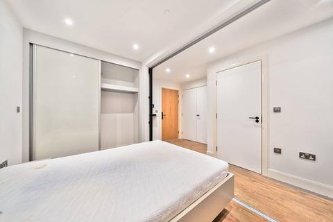 Studio to rent, Appleby House, Colindale, London, NW9