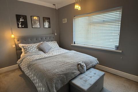 2 bedroom semi-detached house for sale, Lincoln Road North, Solihull B27