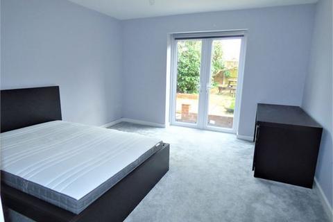 1 bedroom ground floor flat to rent, Woodfield Park Drive, Leigh on sea, Leigh on sea,