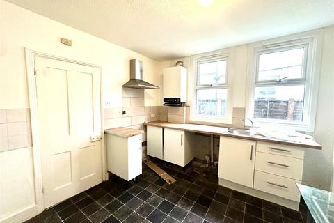 1 bedroom apartment to rent, Hastings Road, Southend on Sea, Southend on Sea,