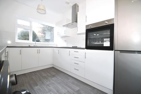 2 bedroom apartment to rent, Kingswood Road, Bromley