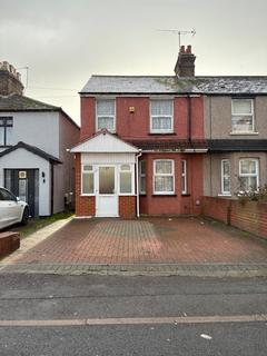 2 bedroom semi-detached house to rent, Golden Crescent, Hayes
