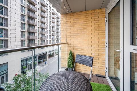 2 bedroom flat to rent, Elmira Street, Lewisham, SE13