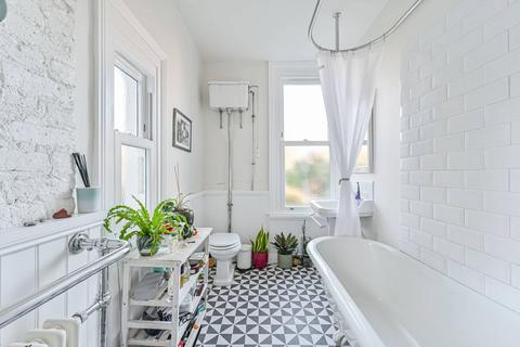 2 bedroom flat for sale, Tyrwhitt Road, Brockley, London, SE4