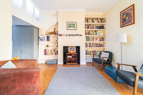 2 bedroom ground floor flat for sale, Priory Road, Crouch End N8