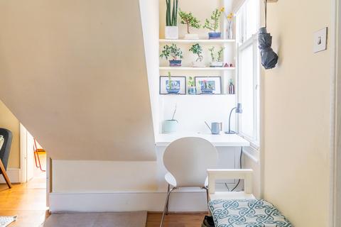 2 bedroom ground floor flat for sale, Priory Road, Crouch End N8