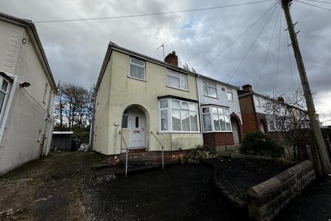 3 bedroom semi-detached house to rent, Windsor Road, Wolverhampton WV4