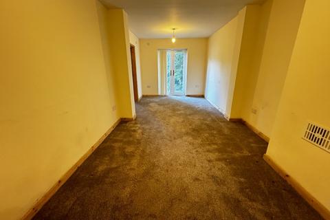 3 bedroom semi-detached house to rent, Windsor Road, Wolverhampton WV4