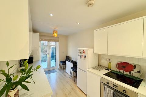 3 bedroom semi-detached house for sale, Wellington Street, NOTTINGHAM NG9