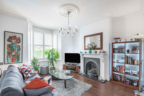 2 bedroom maisonette for sale, Wandsworth Road, London SW8