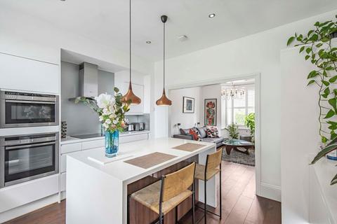 2 bedroom maisonette for sale, Wandsworth Road, London SW8