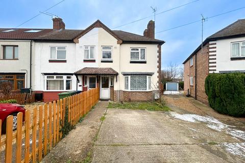3 bedroom semi-detached house to rent, Silverwood Close, Cambridge CB1