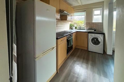 3 bedroom semi-detached house to rent, Silverwood Close, Cambridge CB1