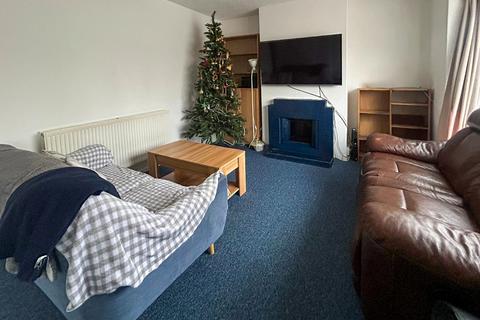 3 bedroom semi-detached house to rent, Silverwood Close, Cambridge CB1