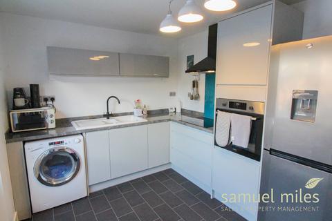 2 bedroom end of terrace house for sale, Castleton Road, Swindon SN5