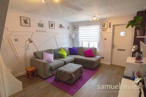 2 bedroom end of terrace house for sale, Castleton Road, Swindon SN5