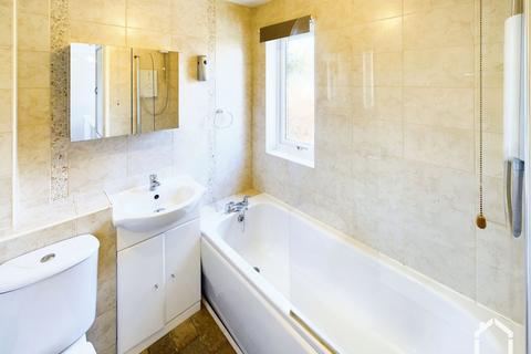 2 bedroom semi-detached house to rent, Hobart Crescent, Willen Park, MK15
