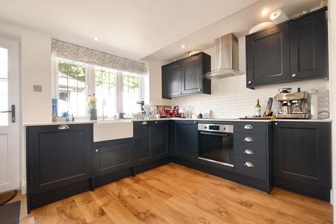 2 bedroom property to rent, Penn Road, Beaconsfield HP9