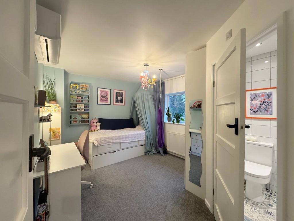Double Bedroom With En Suite