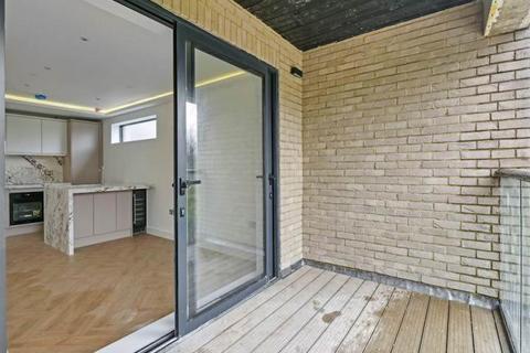 2 bedroom apartment to rent, The Ridge Way, South Croydon, Surrey, CR2