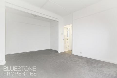 Studio to rent, St. James's Road, Croydon