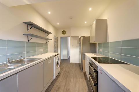 1 bedroom in a house share to rent, Dominion Road, Worthing, BN11