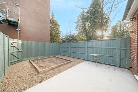 undefined, Levana Close, London SW19