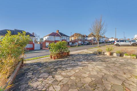 3 bedroom semi-detached house for sale, London N14