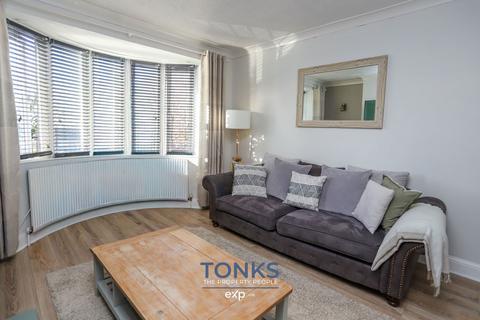2 bedroom semi-detached house for sale, Dudley Road, Rowley Regis B65
