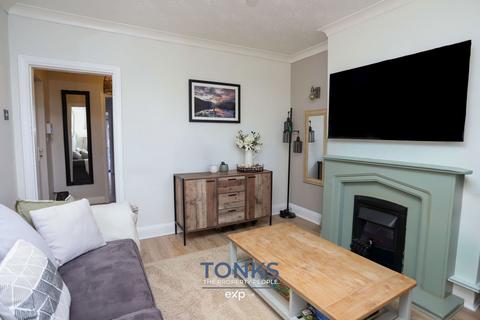 2 bedroom semi-detached house for sale, Dudley Road, Rowley Regis B65