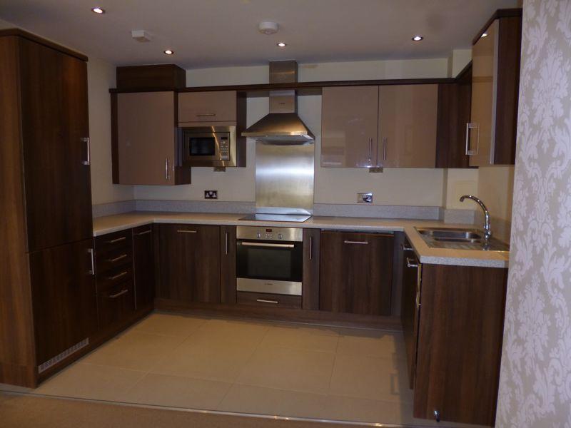 Kitchen (angle 2)