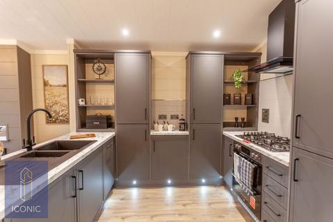 2 bedroom property for sale, Merryhill Country Park, Norwich, Norfolk,