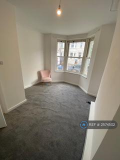2 bedroom flat to rent, Stowe Road, London, W12