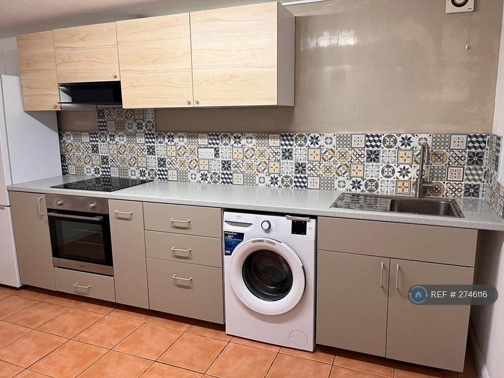 Brand New Fitted Kitchen