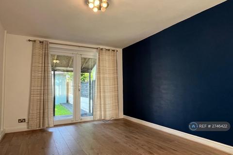 3 bedroom semi-detached house to rent, Dorchester Road, Swinton, Manchester, M27