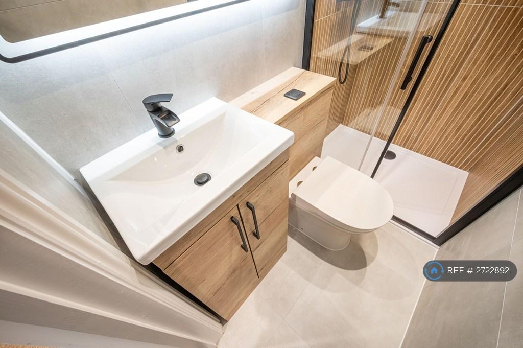 Ensuite