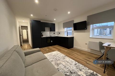 2 bedroom flat to rent, Penarth Road, Cardiff, CF11