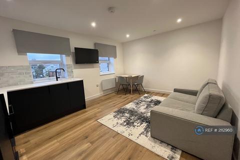 2 bedroom flat to rent, Penarth Road, Cardiff, CF11